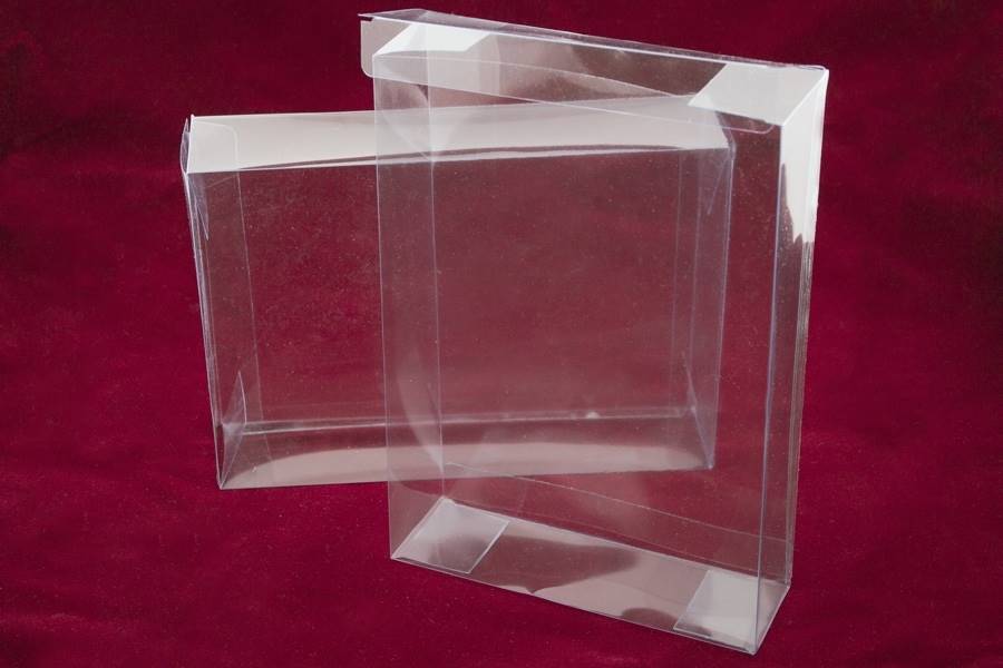 Cutii din plastic transparent