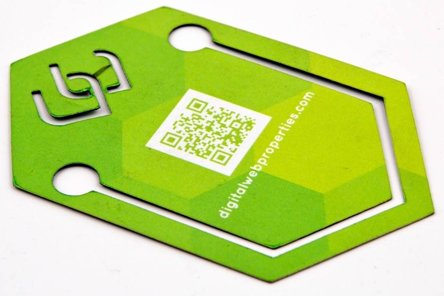 Carte de vizită decupată laser