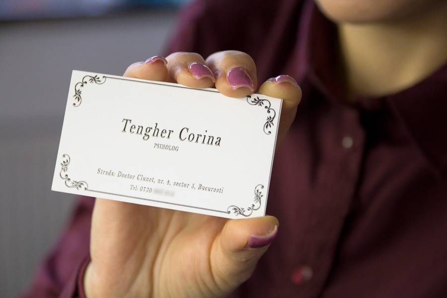 Carte de vizită imprimată în relief