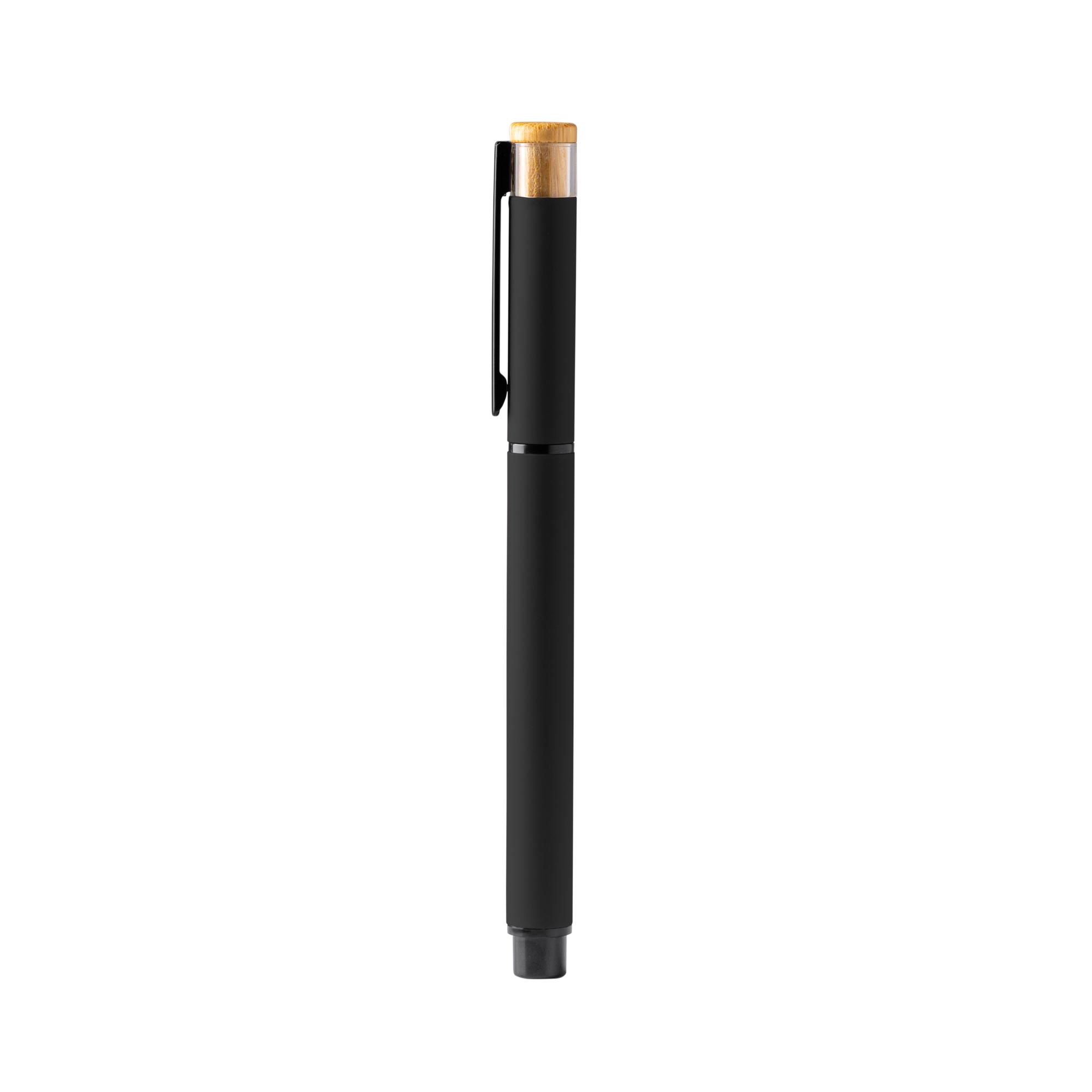 Pix LINDBERG NEGRU
