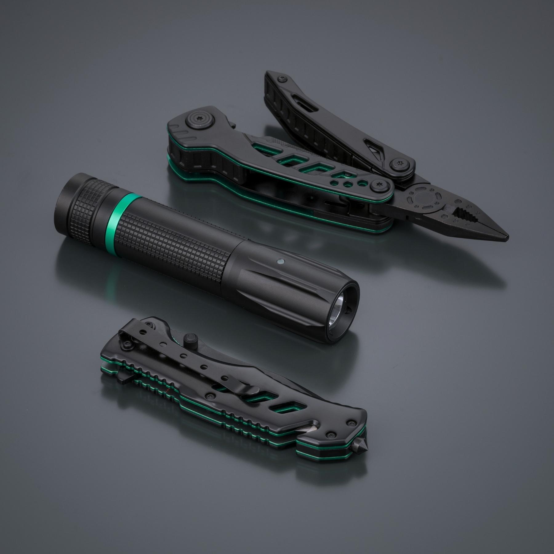 Multiset Optima: multitool, cuțit de salvare și lanternă mică