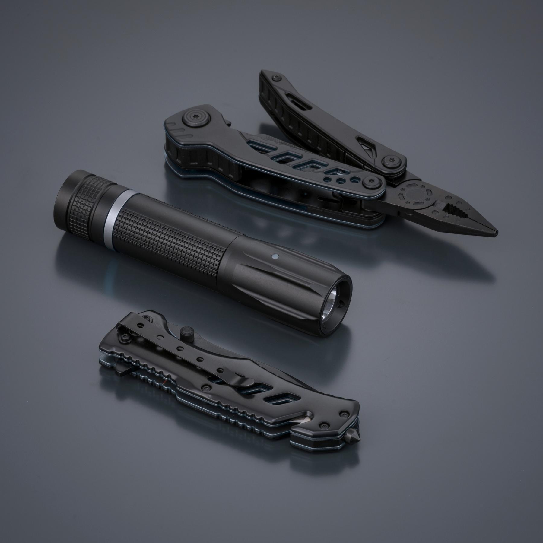Multiset Optima: multitool, cuțit de salvare și lanternă mică