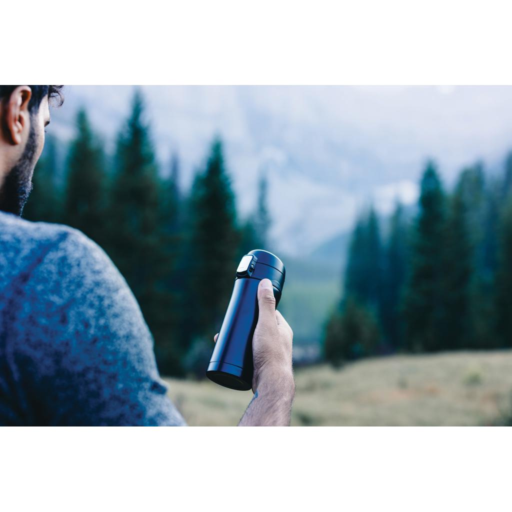 Cană termoizolantă din oțel inoxidabil reciclat RCS, cu sistem de închidere ușoară black