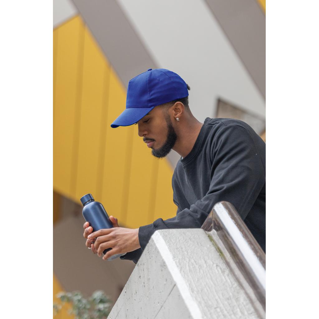 Șapcă cu 5 panouri din bumbac reciclat de 280gr, cu tracer AWARE™Impact blue