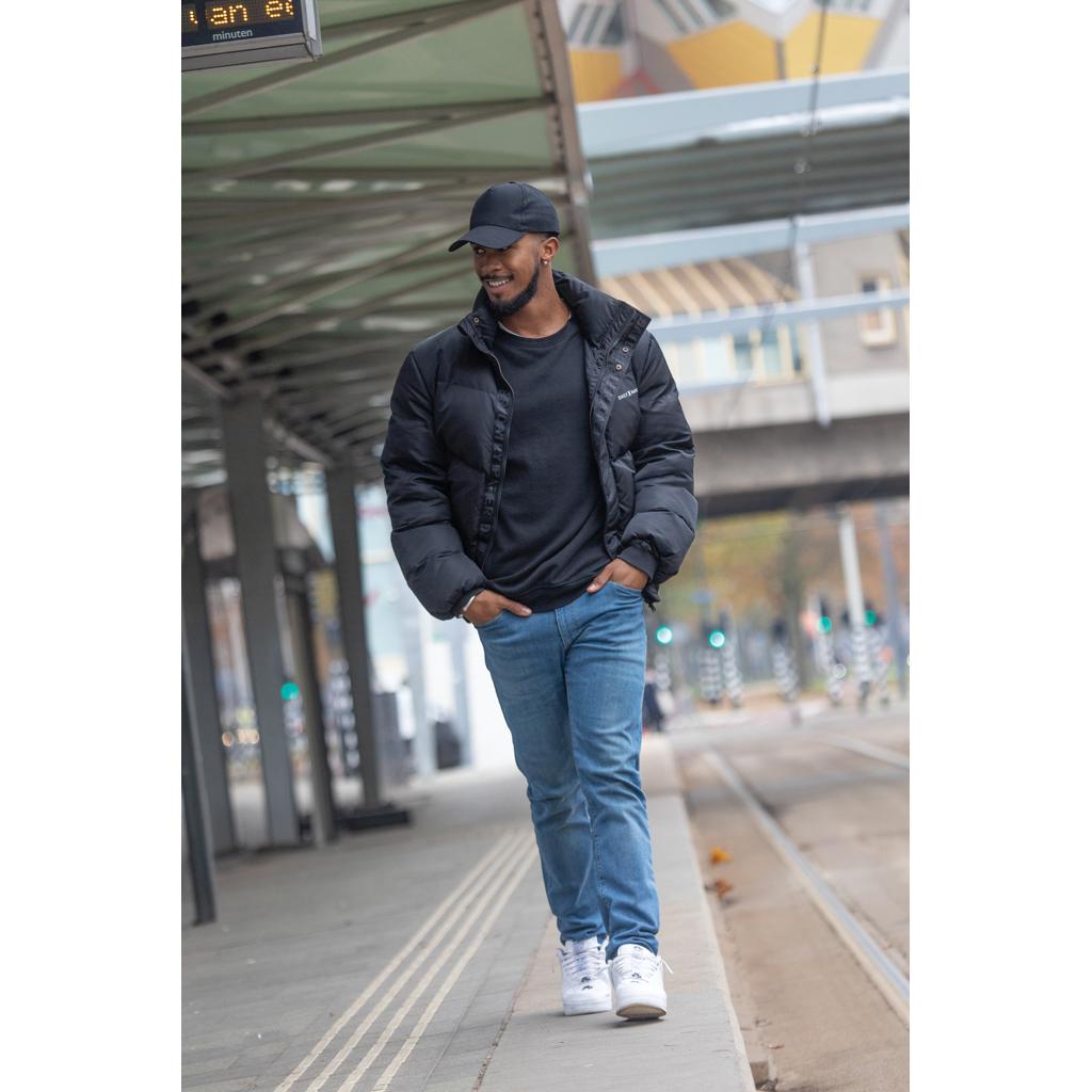 Șapcă cu 5 panouri din bumbac reciclat de 280gr, cu tracer AWARE™Impact black