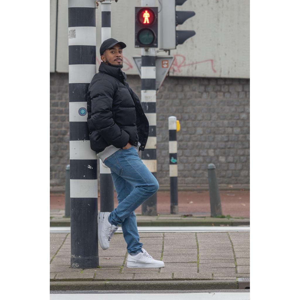 Șapcă cu 6 panouri din bumbac reciclat de 190gr, cu tracer AWARE™ Impact black