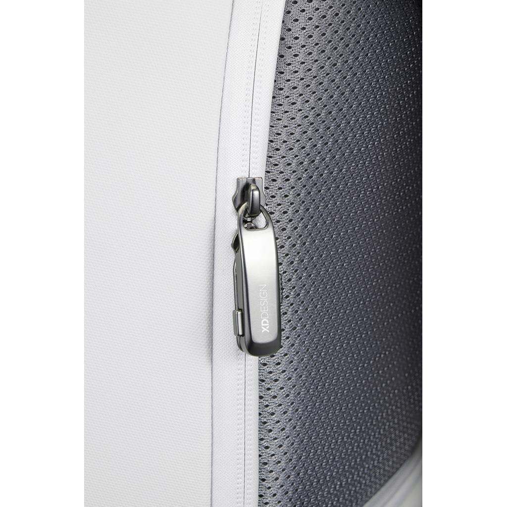 Bobby Edge off white