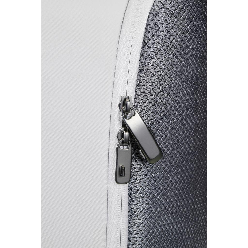 Bobby Edge off white