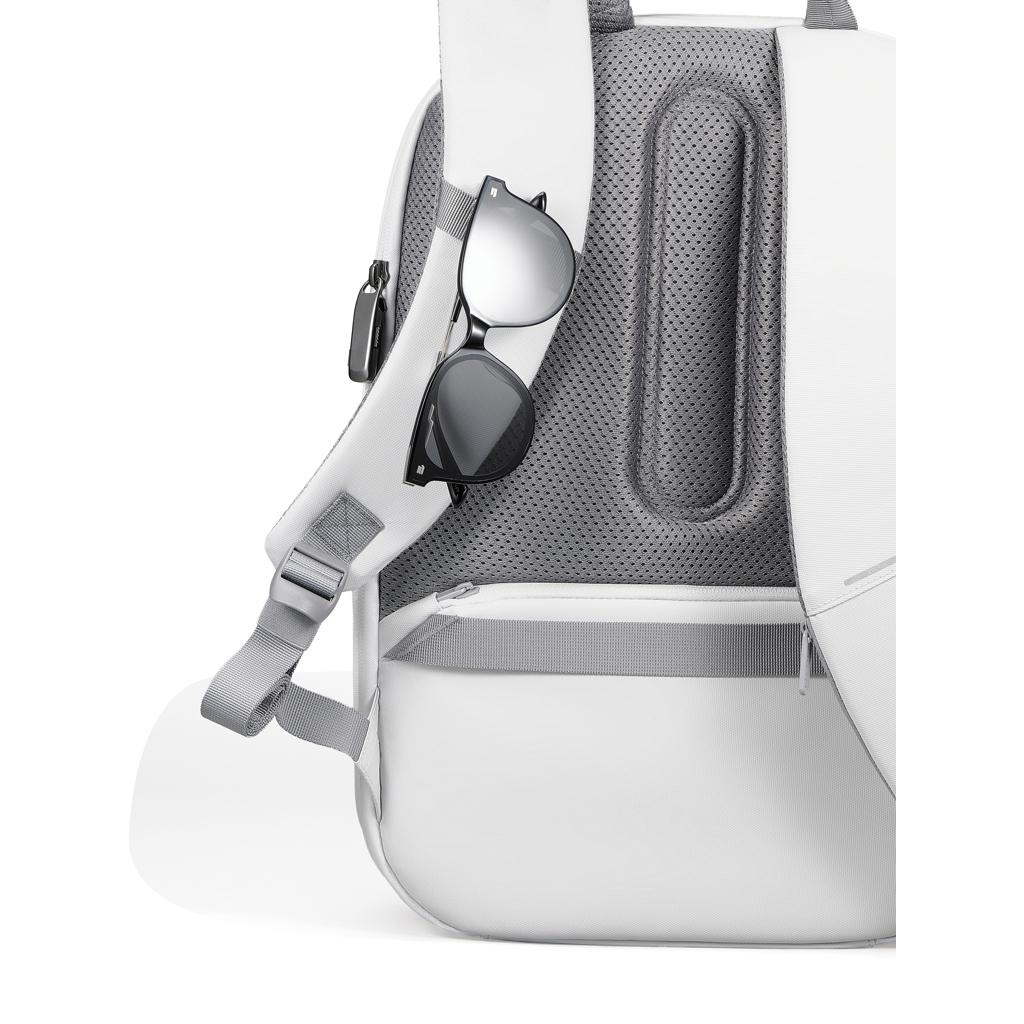 Bobby Edge off white