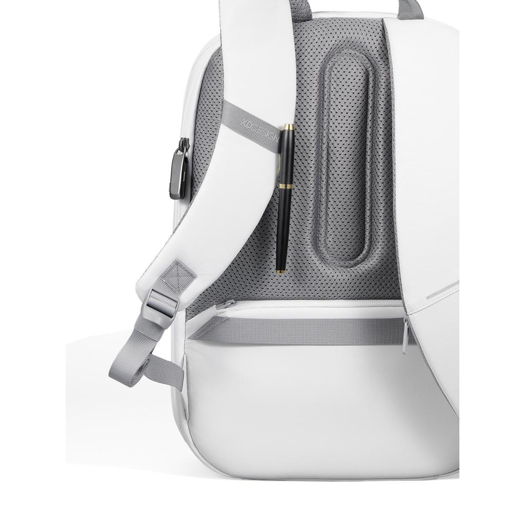 Bobby Edge off white