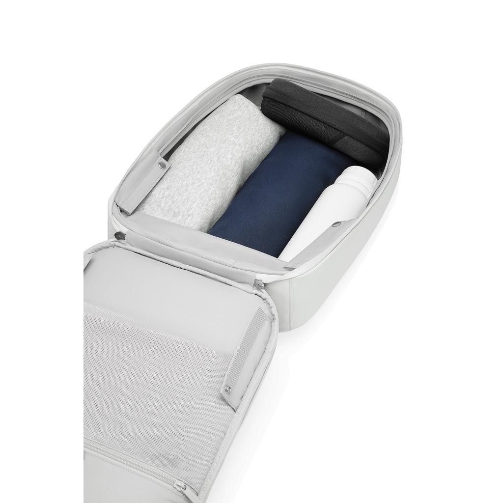 Bobby Edge off white