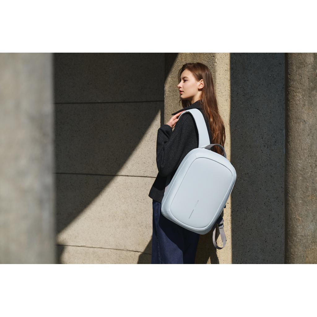 Bobby Edge off white