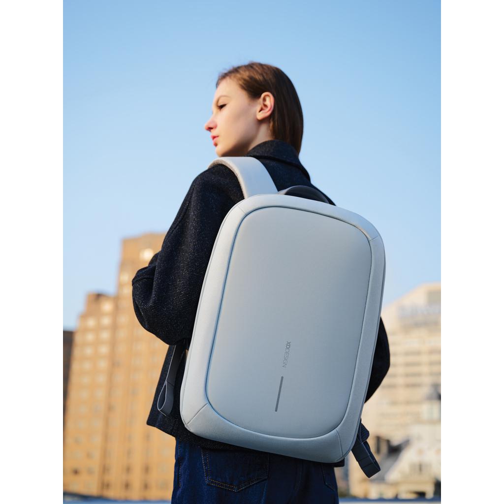 Bobby Edge off white