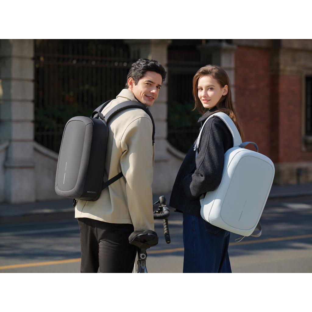 Bobby Edge off white