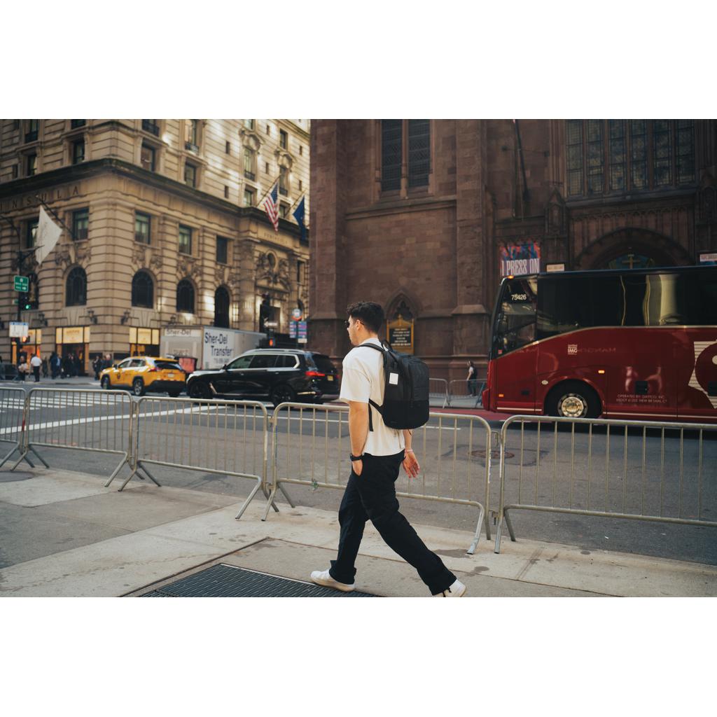 Rucsac deluxe pentru laptop de 15.6 inch Armond AWARE™ RPET black