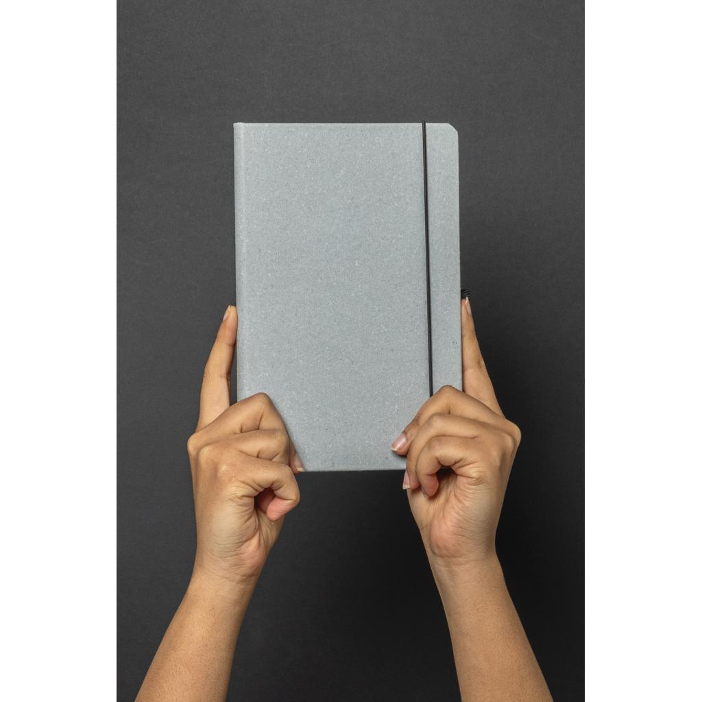 Carnet A5 cu copertă tare din piele reciclată light grey