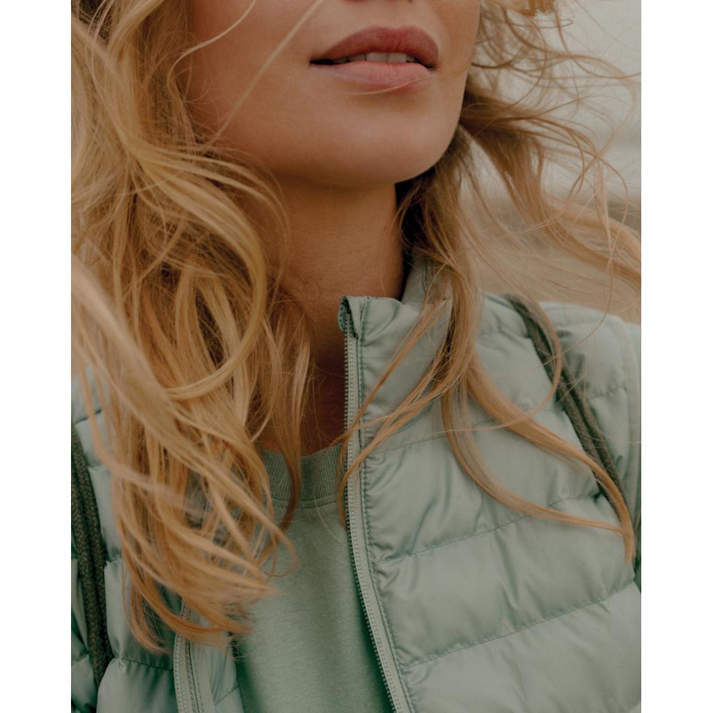 Vestă pentru femei din poliester reciclat Iqoniq Meru  iceberg green XS