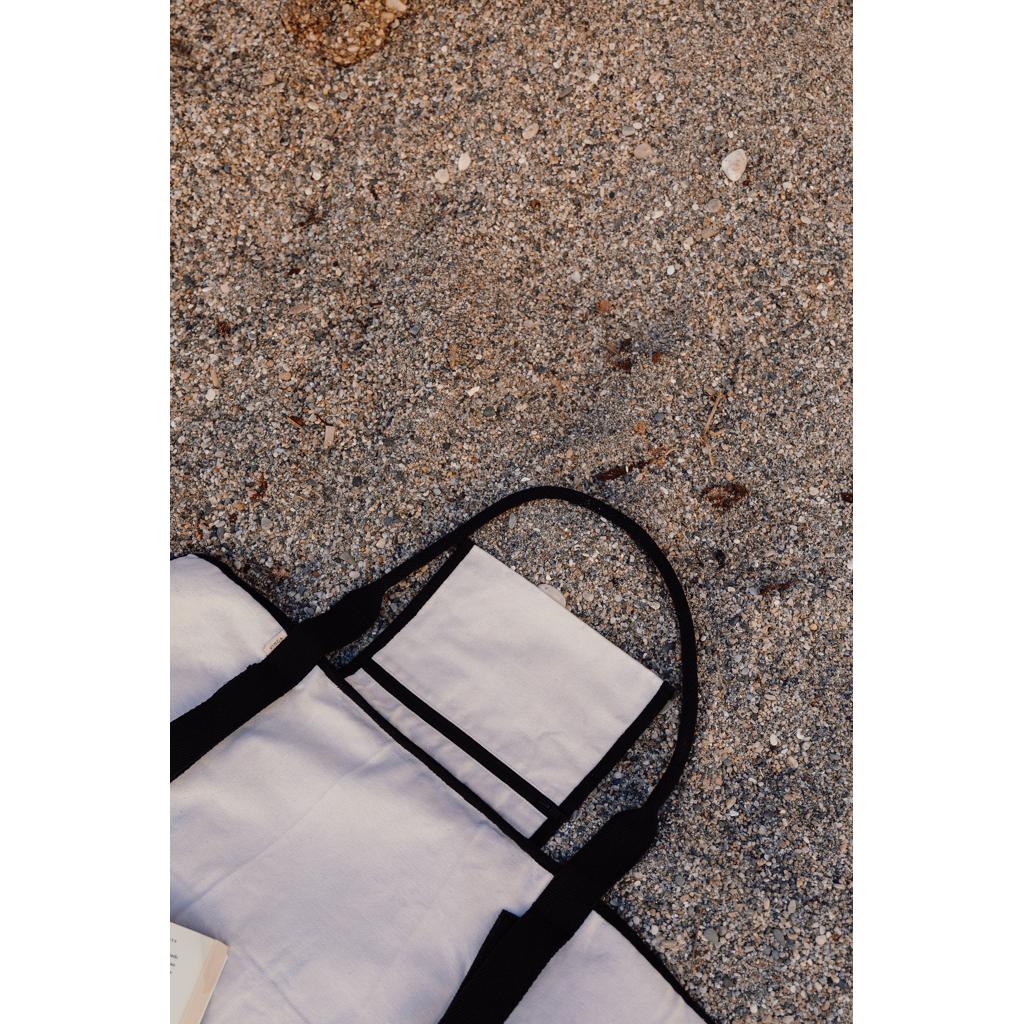 Saltea de plajă din pânză reciclată VINGA Volonne AWARE™  off white