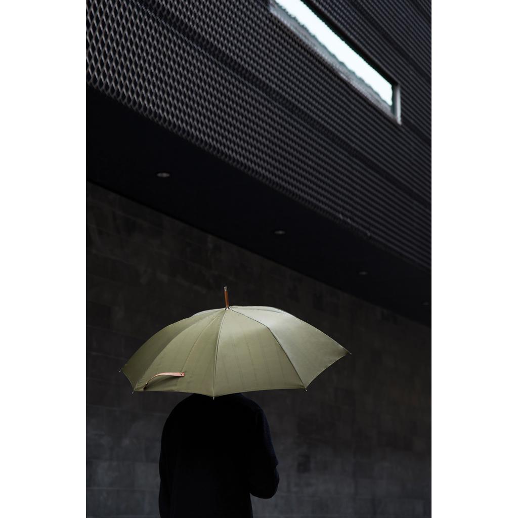Umbrelă de 23
