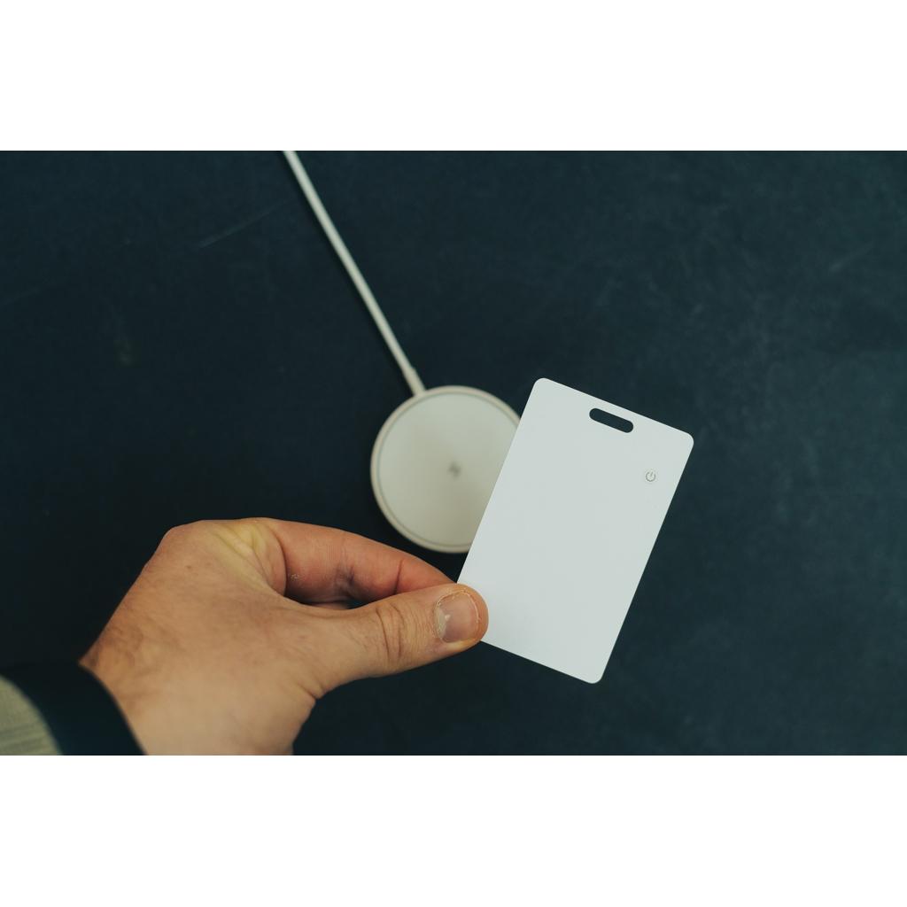 Findit RCS rplastic ultra-thin finder card rechargeable transparent