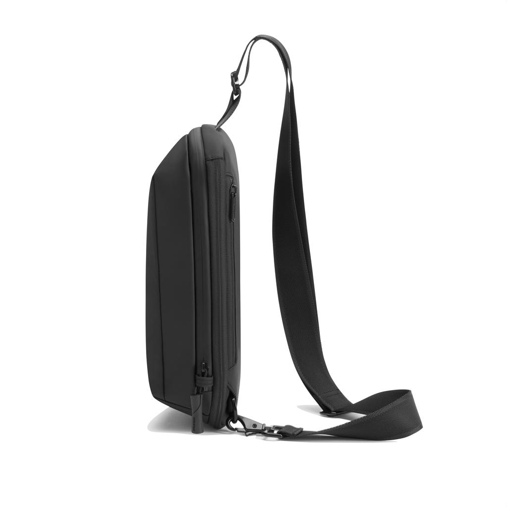 Urban Water Resistant Expandable Sling black