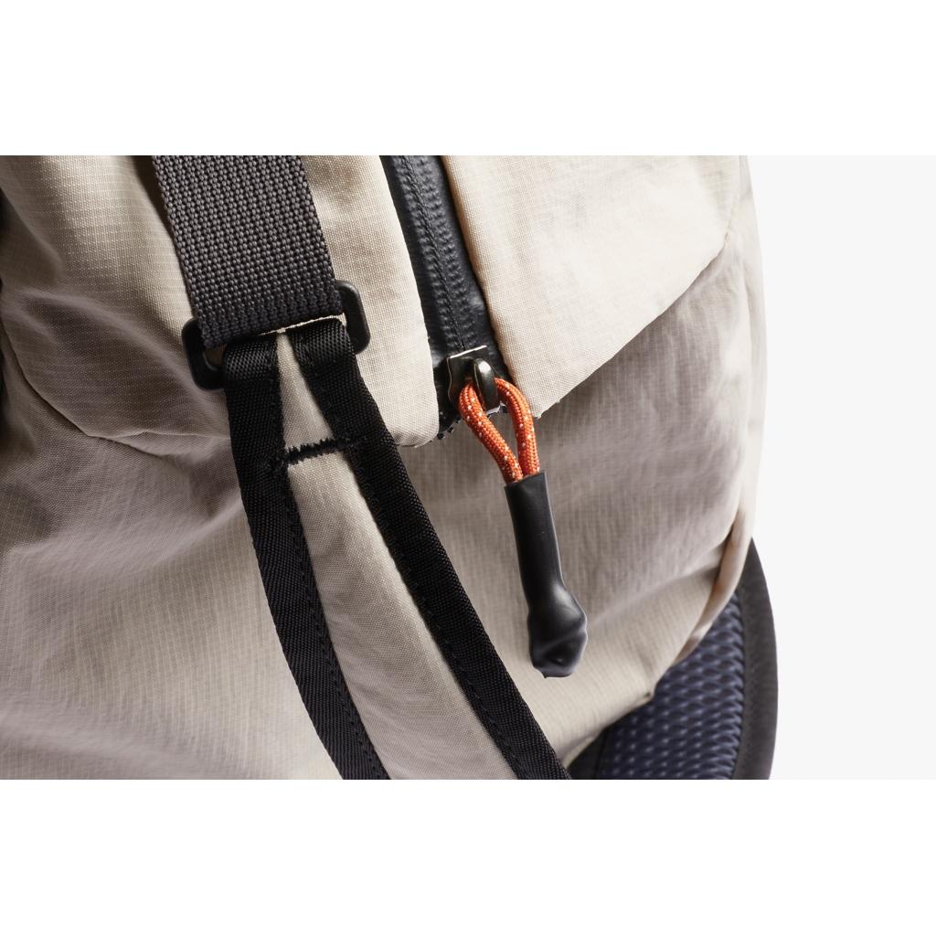 Bellroy Lite Duffel beige