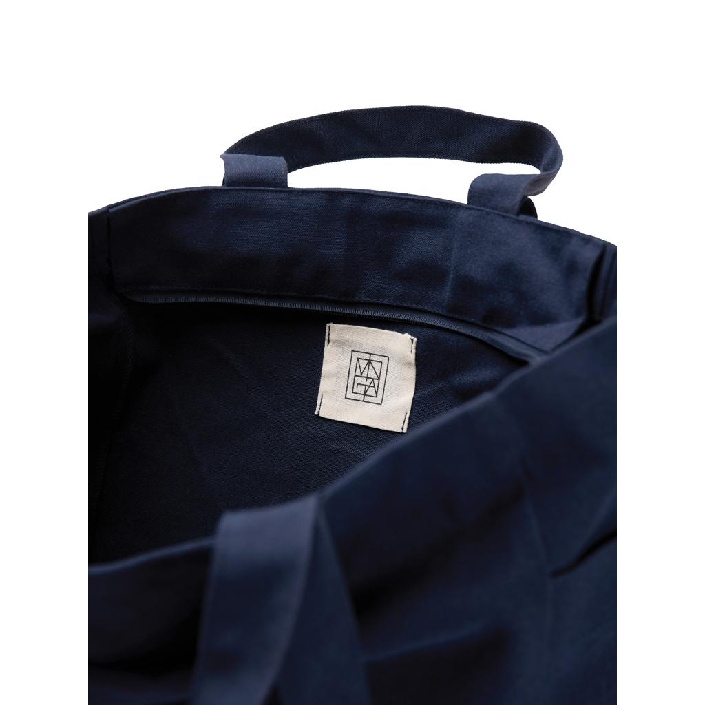 VINGA Hilo AWARE™ recycled canvas zip tote navy