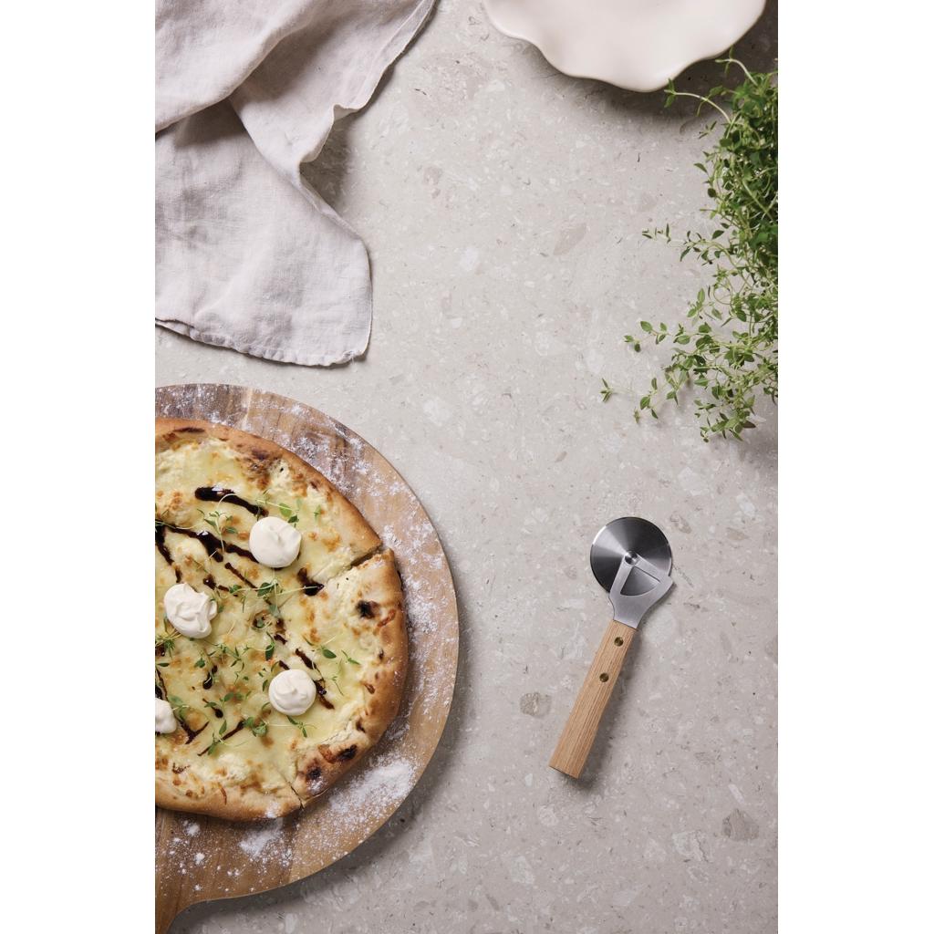 VINGA Paso pizza slicer brown