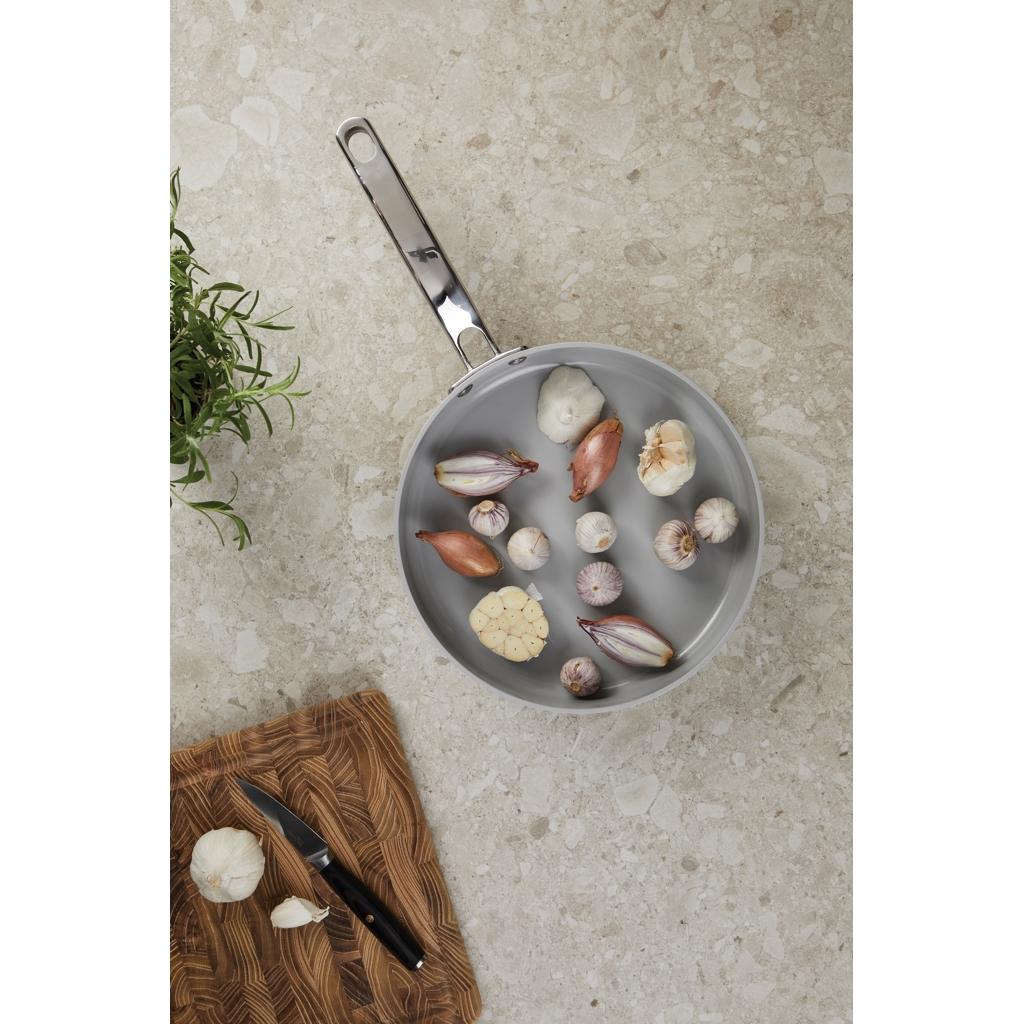VINGA Alte RCS recycled aluminium fry pan 25 cm beige