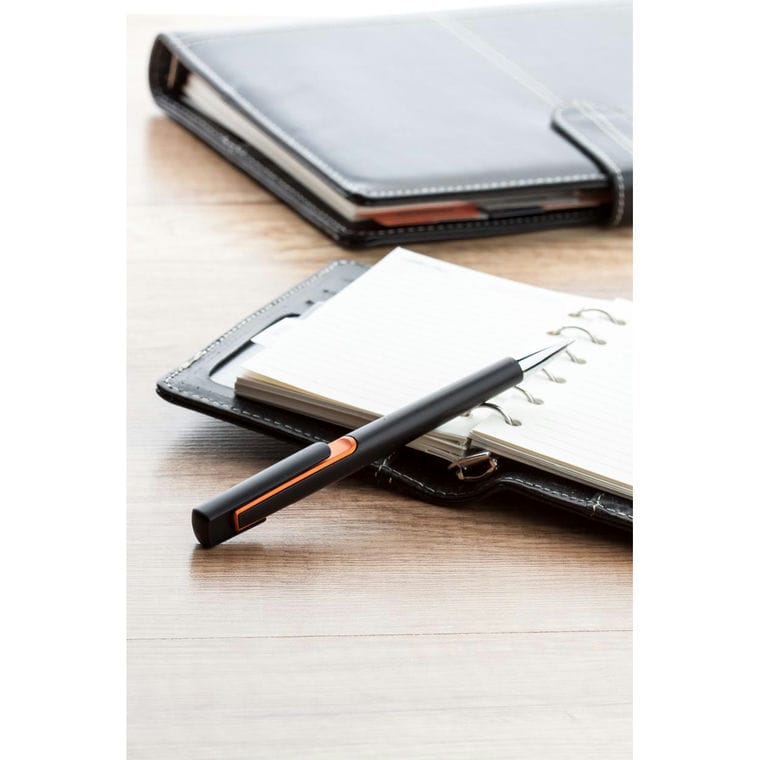 Pix Vade negru portocaliu