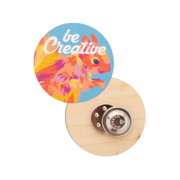 Ecuson magnetic, personalizat WooBadge natural