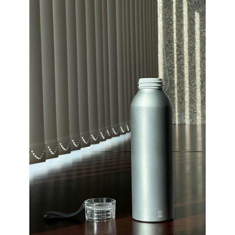 Sticlă din aluminiu reciclat Ralusip argintiu