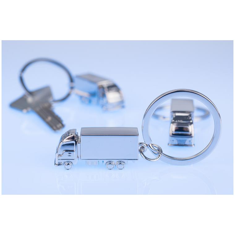 Breloc TIR 3D argintiu