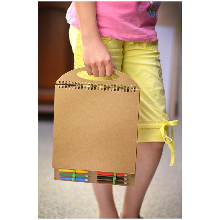 Carte de colorat MALOVI bej