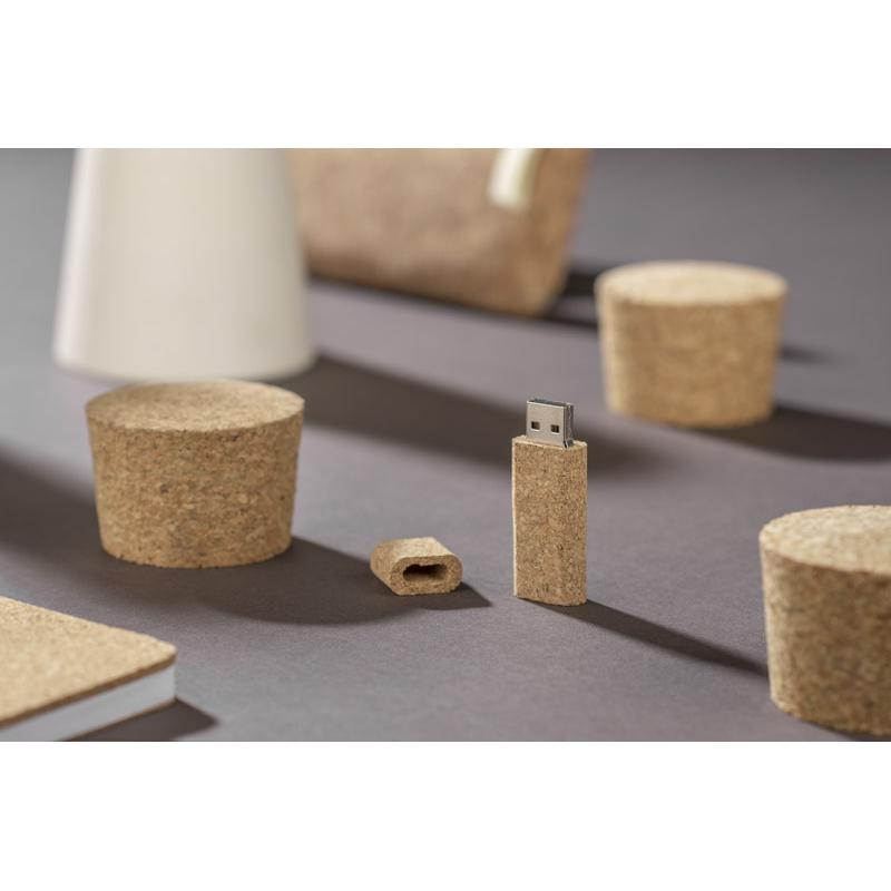 Stick USB PORTO 16 GB maro