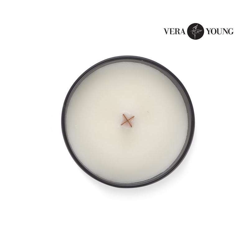 Lumânare din ceară de soia 220g - Black Pomegranate - VERA YOUNG Negru