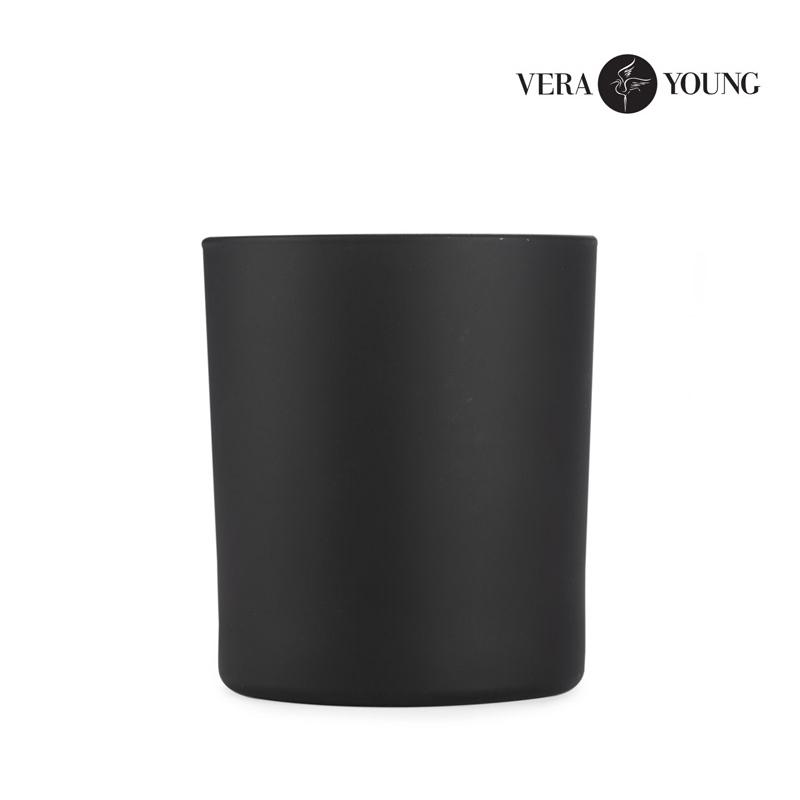 Lumânare din ceară de soia 220g - Norwegian Woods  - VERA YOUNG Negru