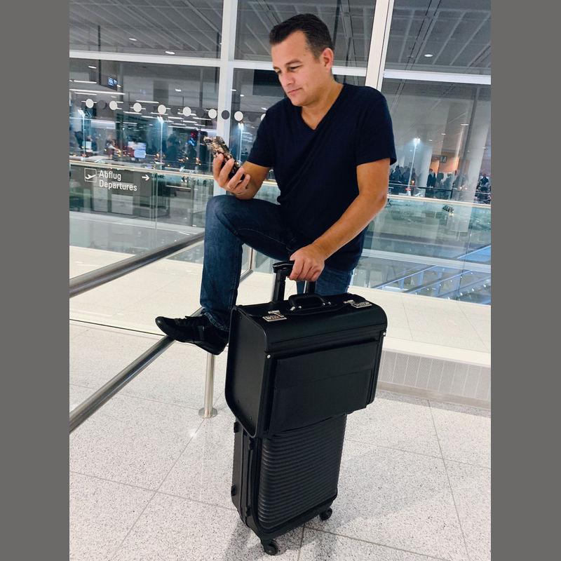 Servietă cu roţi Negru