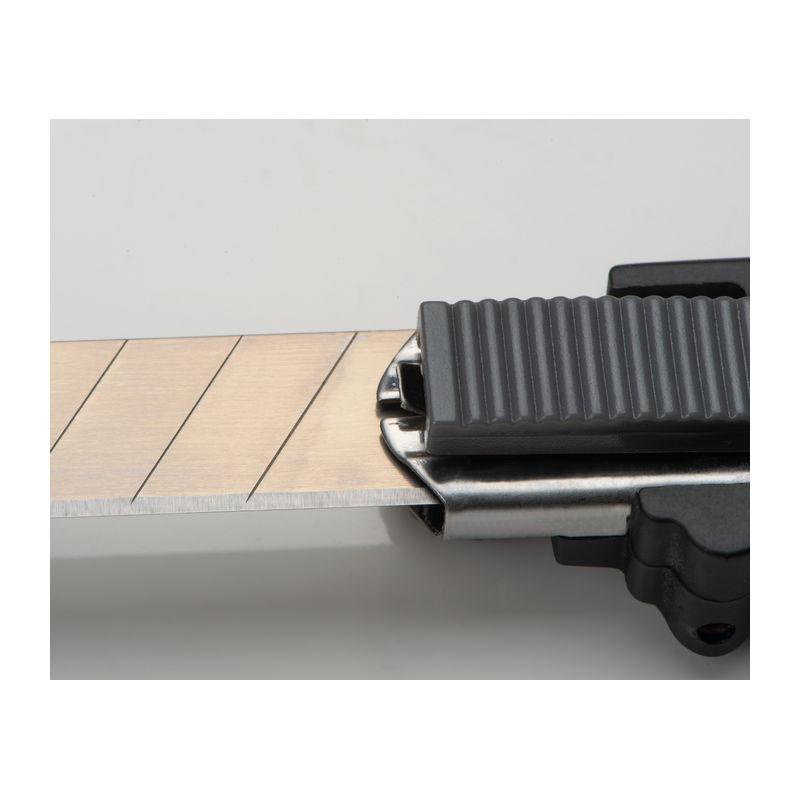 Cutter profesional cu 4 lame Negru