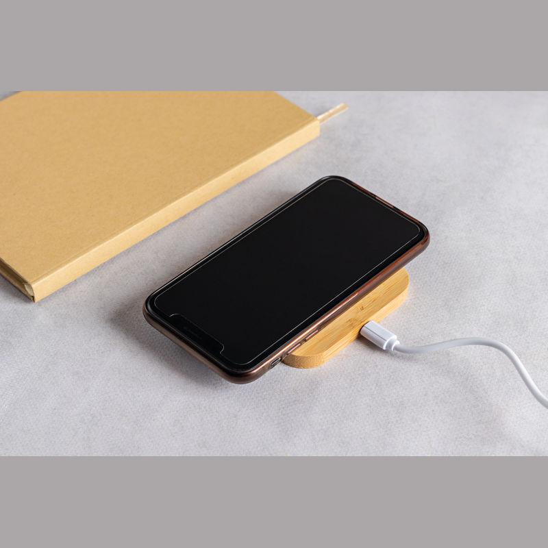 Încărcător wireless din bambus Beige