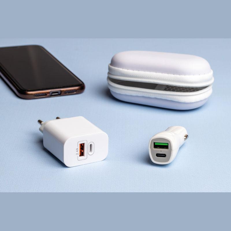 Set încărcător pentru călătorii Alb