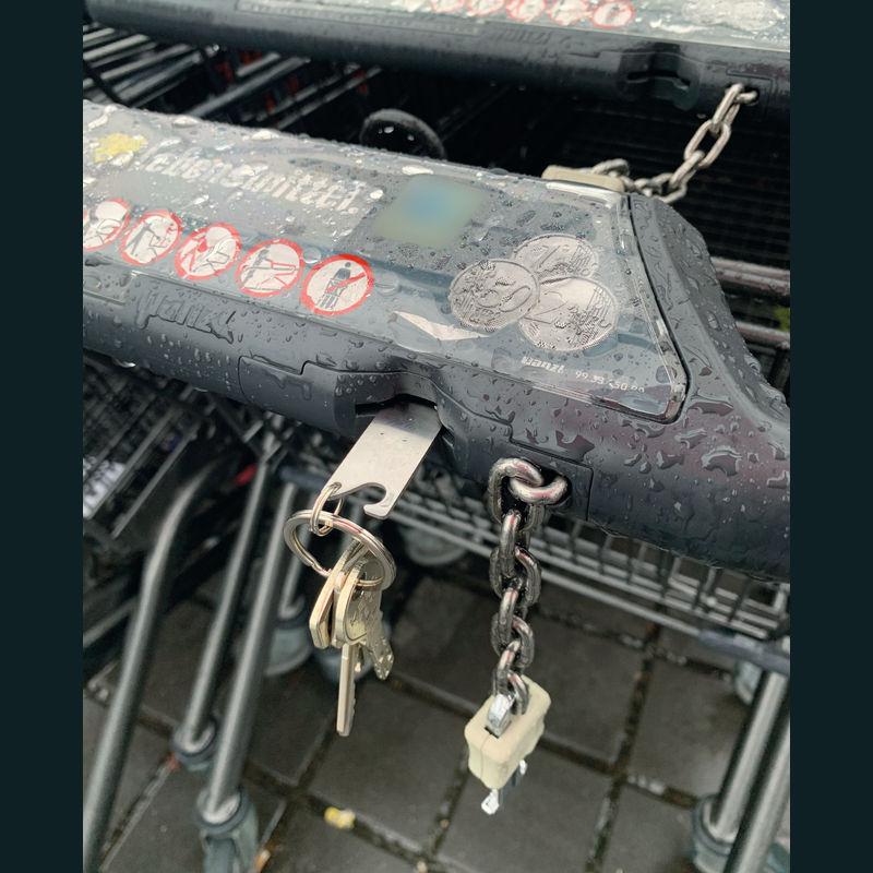 Breloc cu monedă pentru cărucior Gri