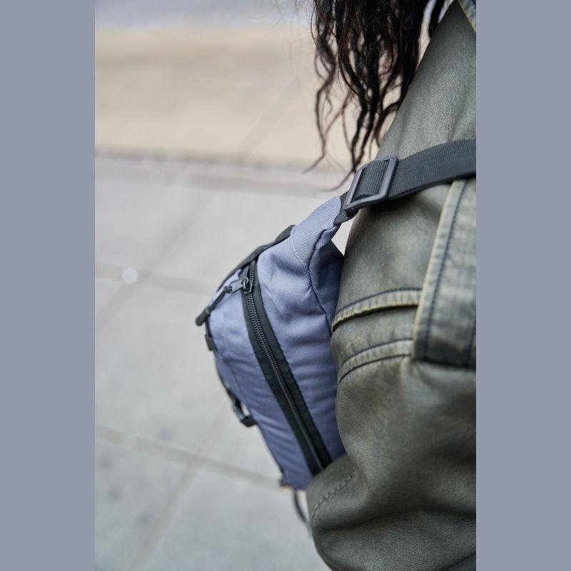 Borsetă din material RPET Gri-Argintiu