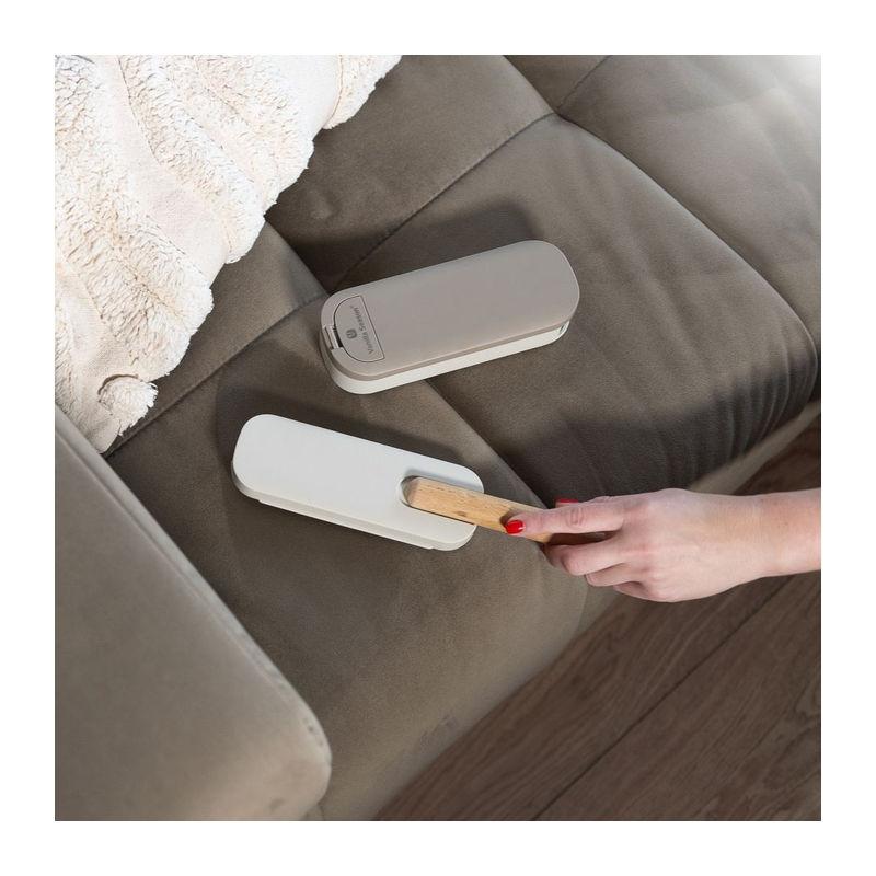 Clothes cleaning brush Beige